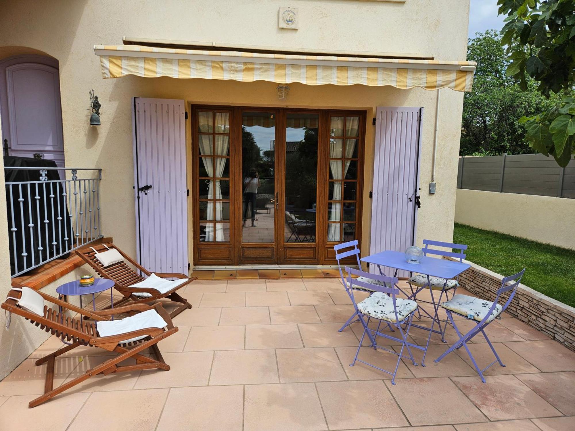 Au Pied Du Massif Des Costes Villa Pélissanne Exteriör bild